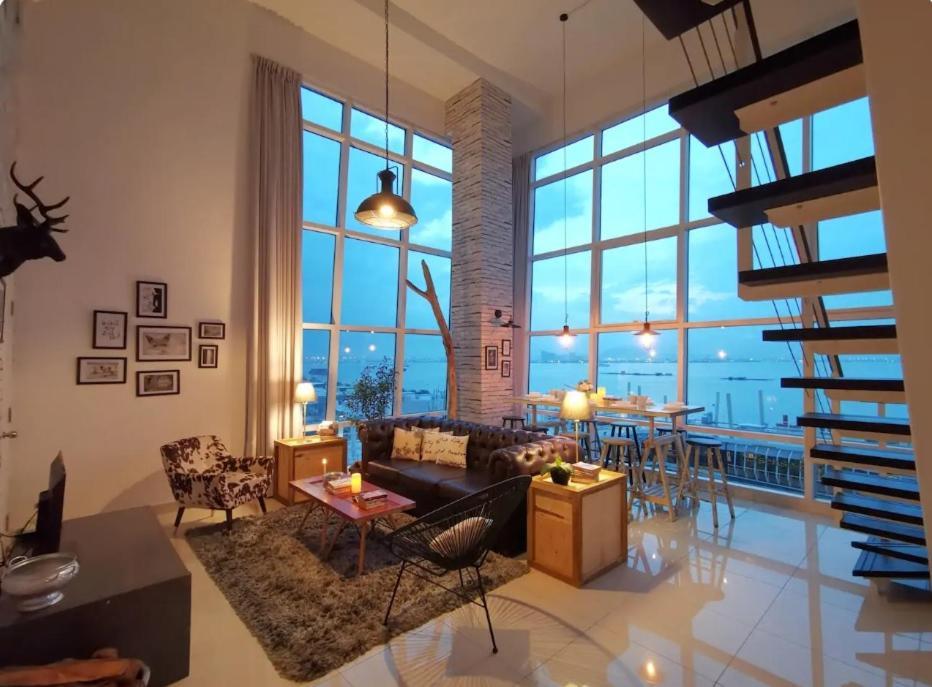Maritime Suites Holiday Rental Джорджтаун Экстерьер фото